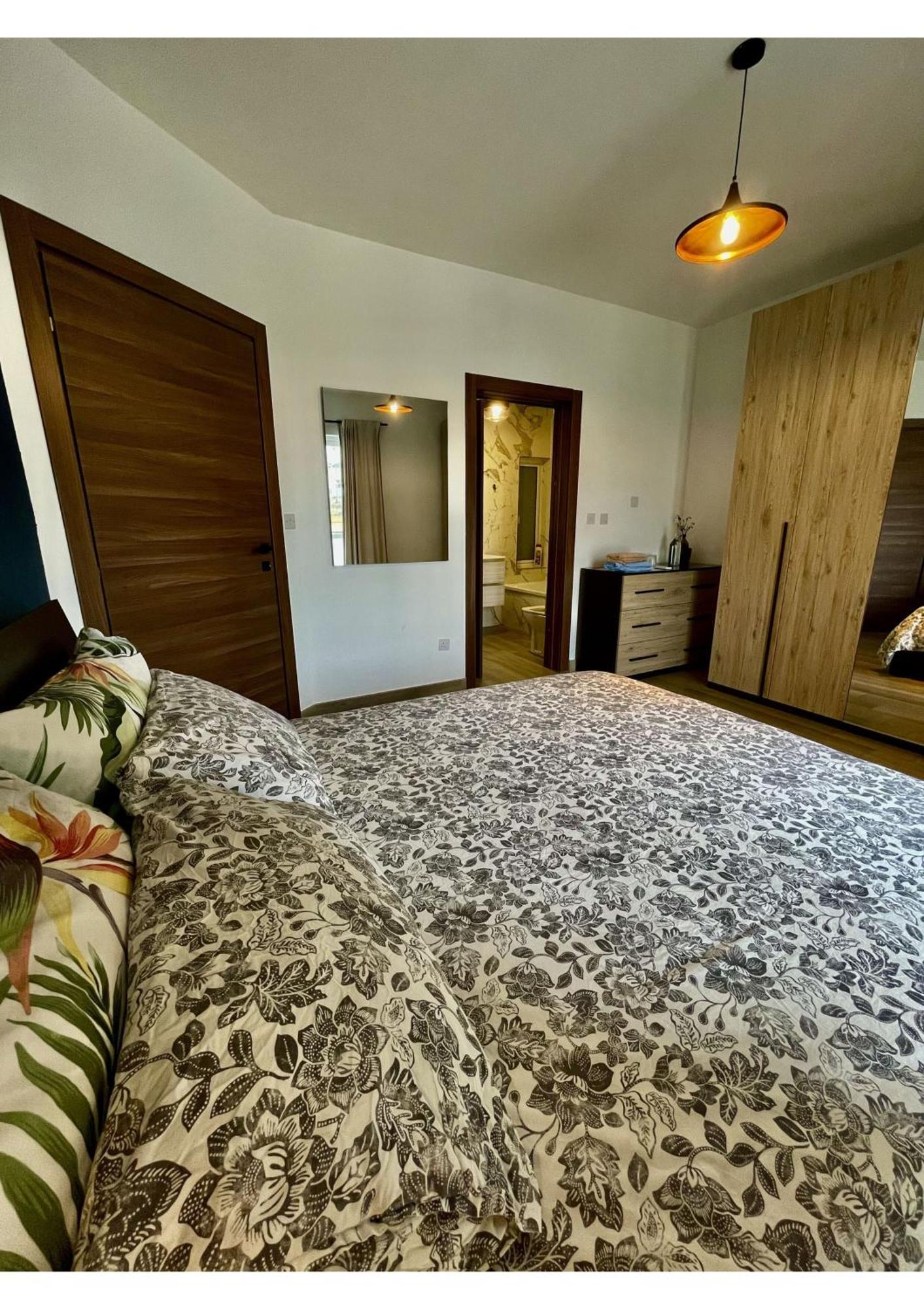 Airport Accommodation Bedroom With Bathroom Self Check In And Self Check Out Air-Condition Included Mqabba 外观 照片